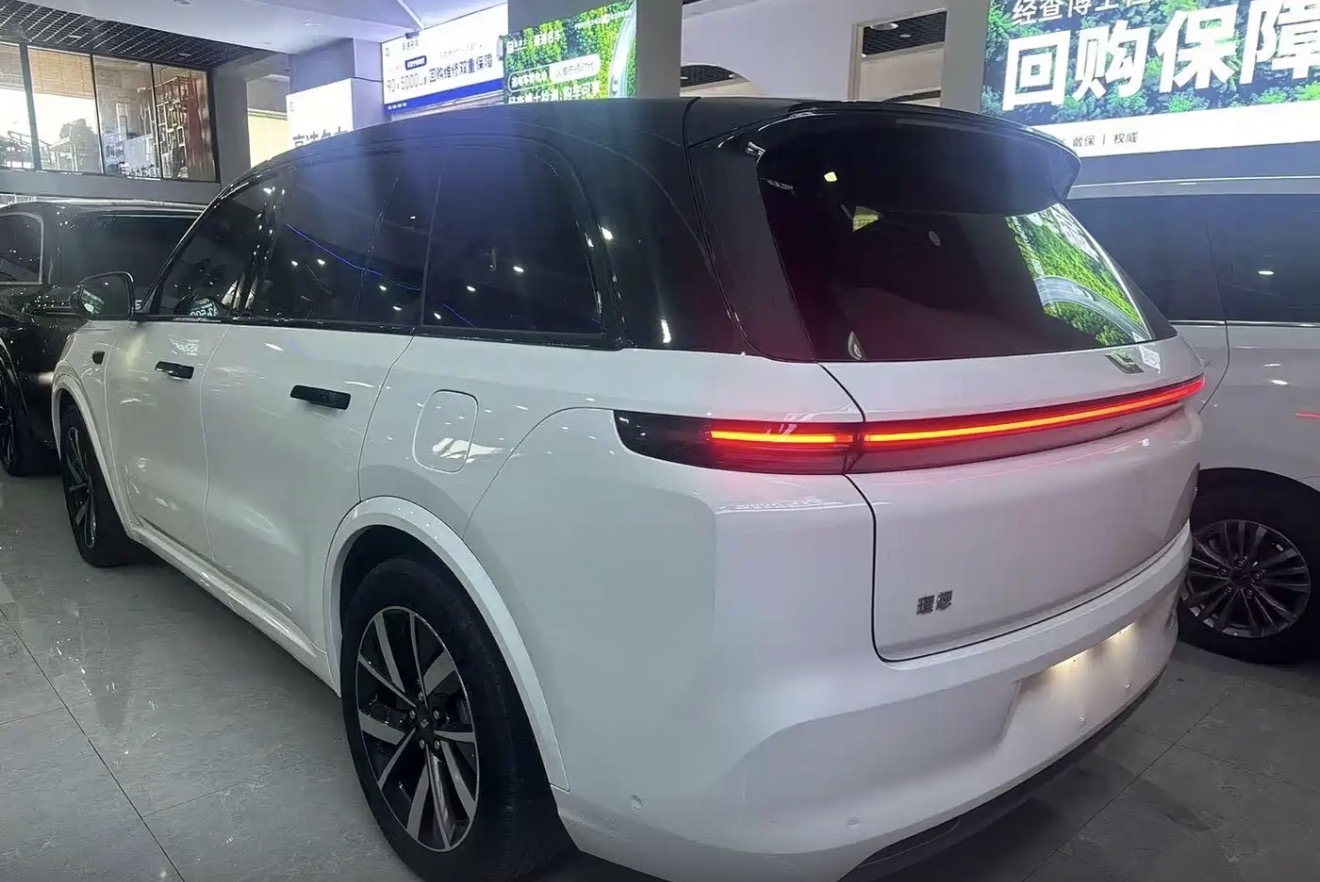 Li Auto L8 Pro