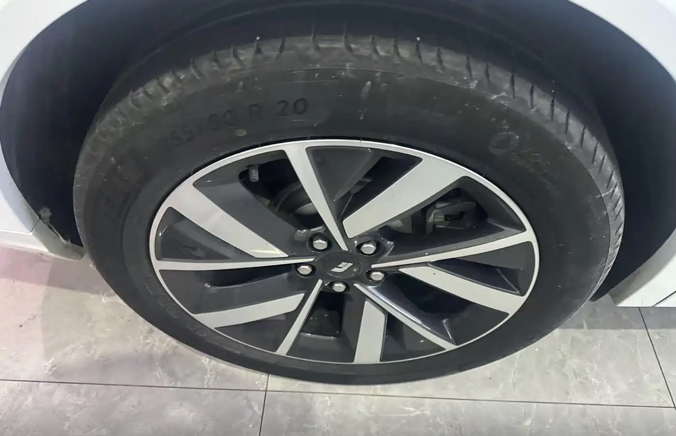 2023 Li Auto L8 Pro