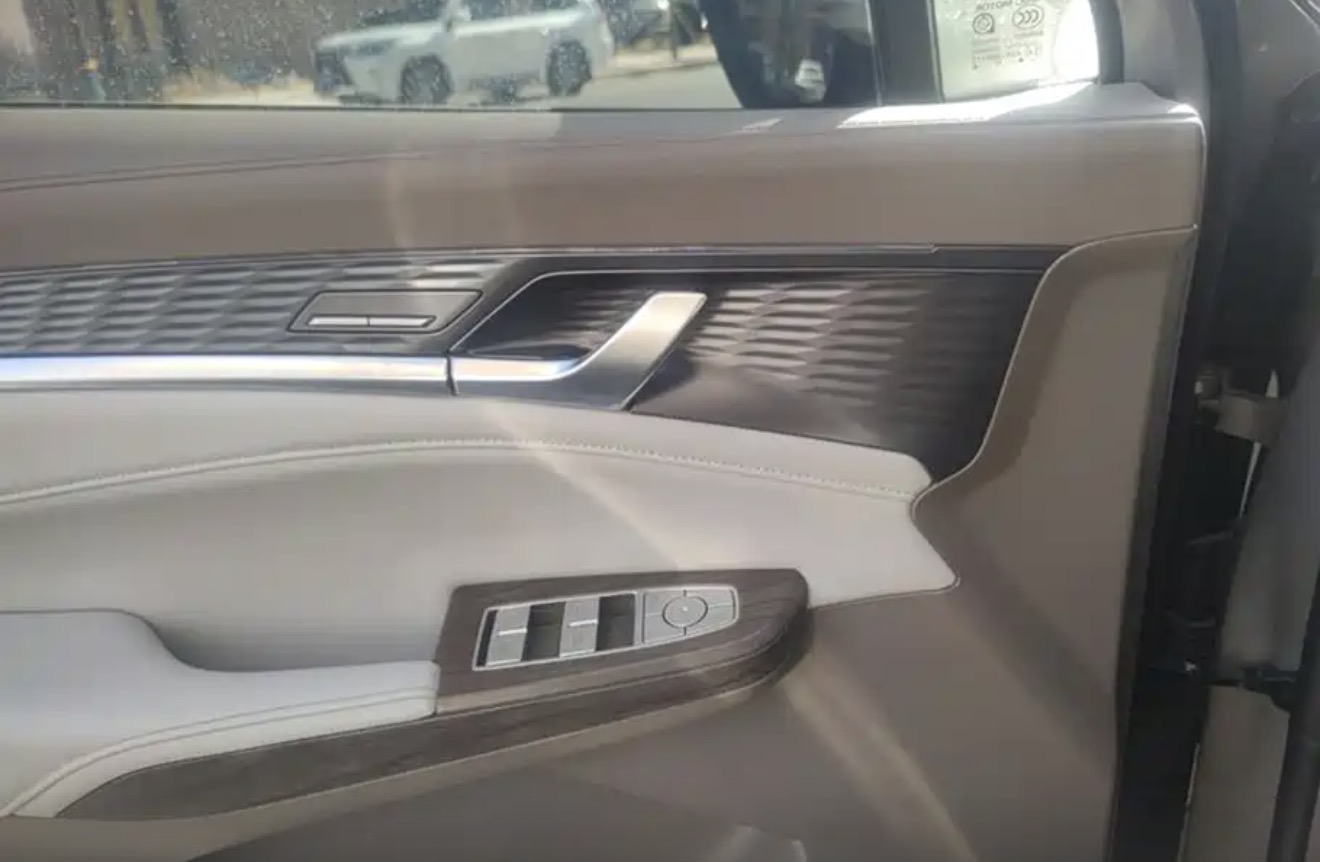 2023 Roewe RX9