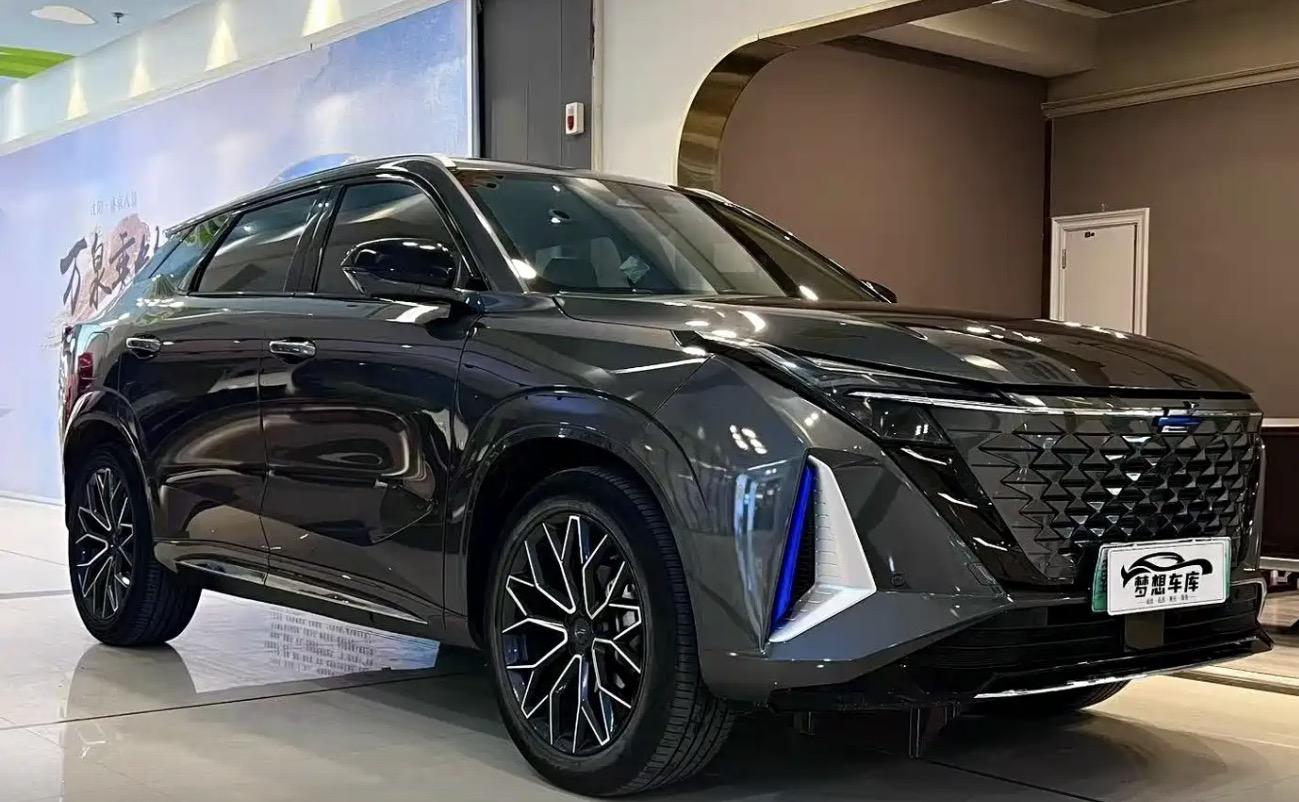 Changan Oshan Z6