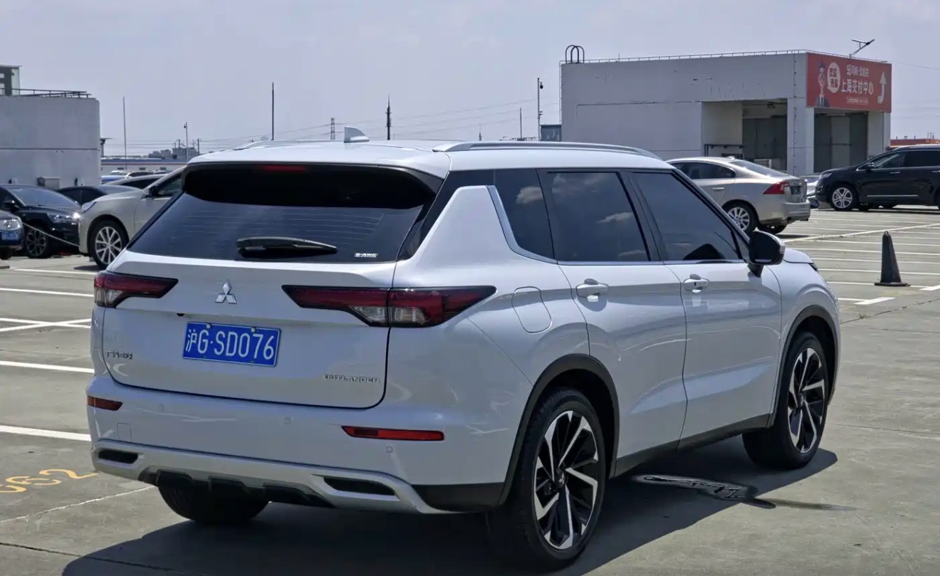 2023 Mitsubishi Outlander