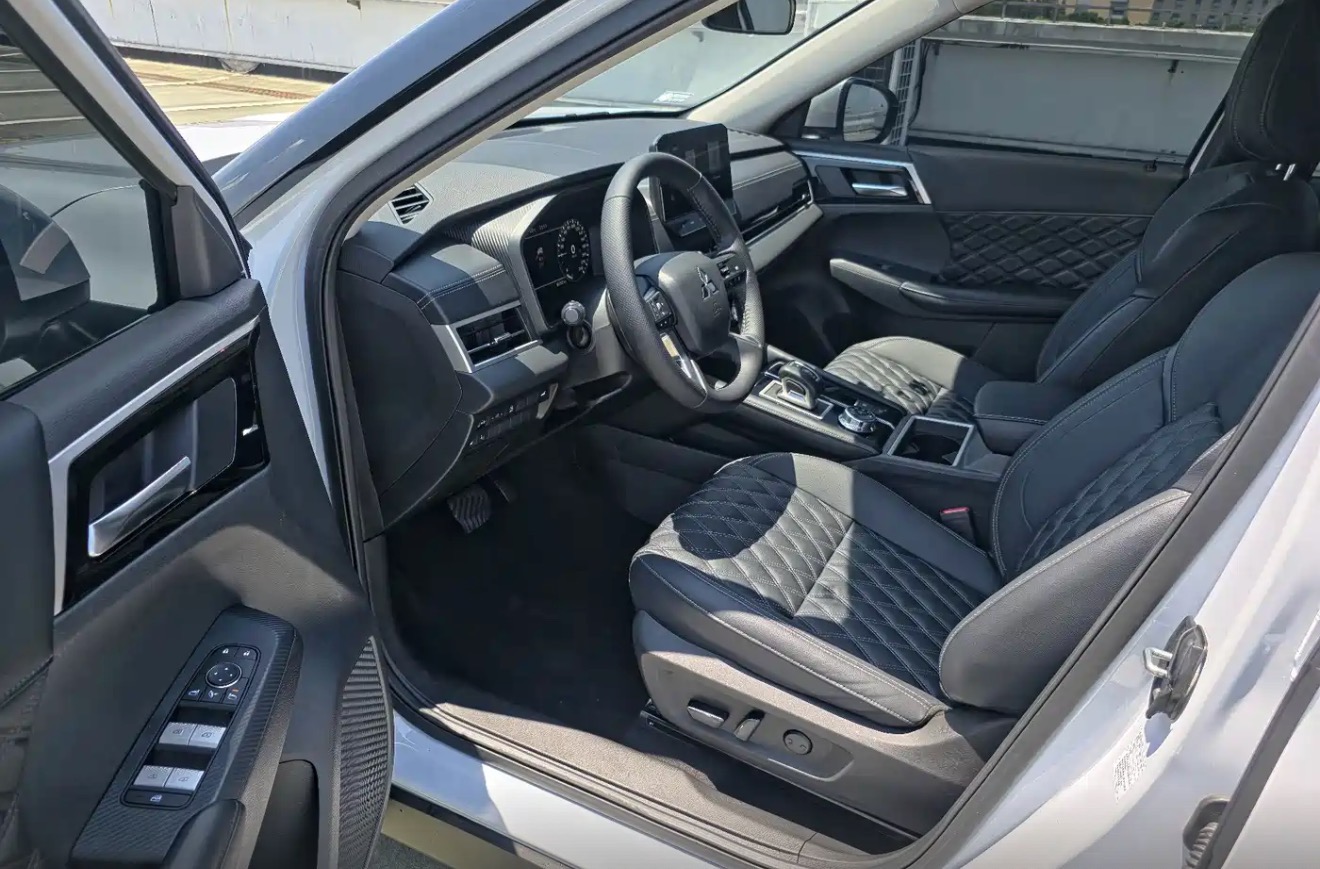 2023 Mitsubishi Outlander